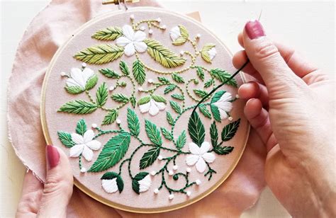 what is embroidery thread and how does it enhance the visual appeal of handmade crafts?